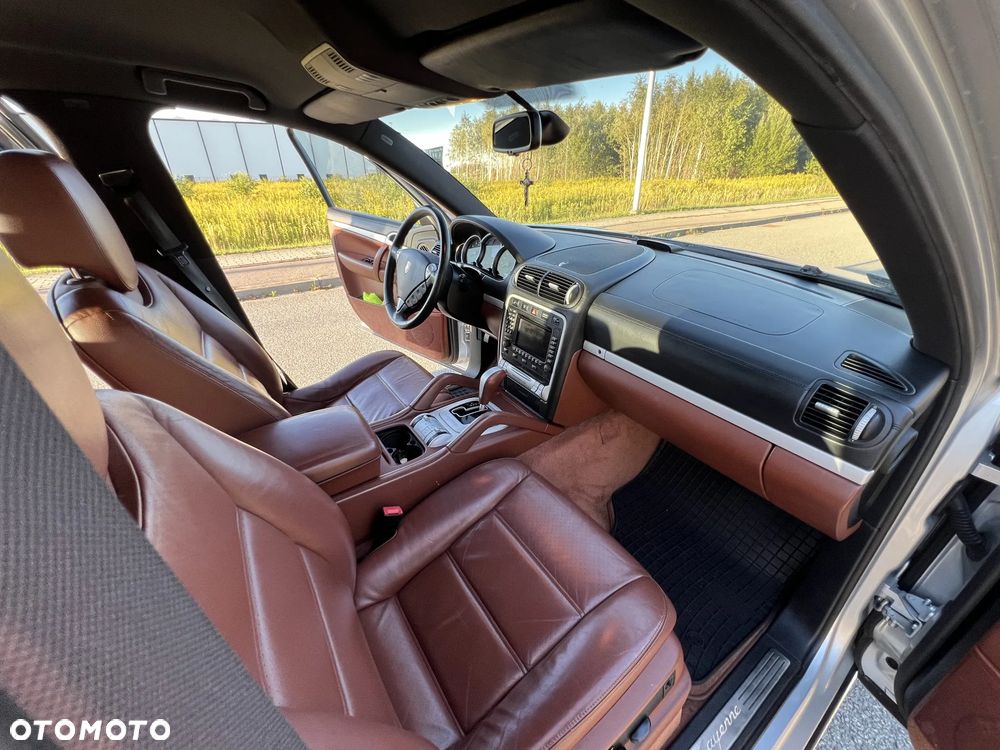 Porsche Cayenne - 19