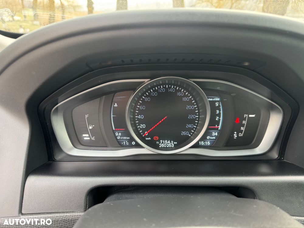 Volvo XC 60 D4 AWD Geartronic Summum - 2