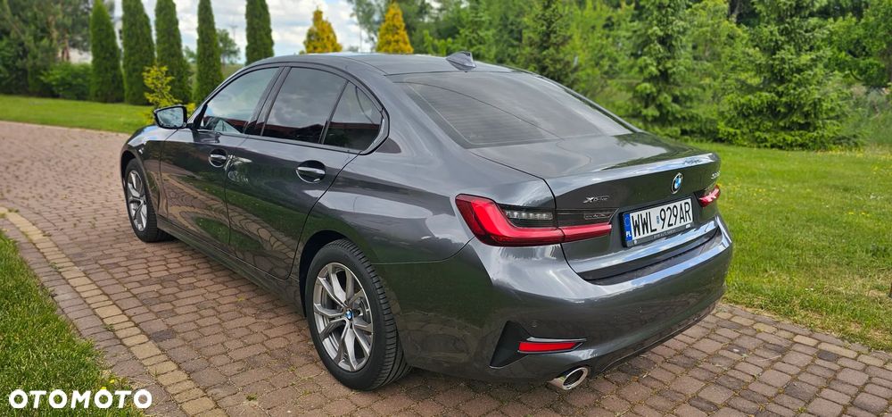 BMW Seria 3 320i xDrive Sport Line - 19