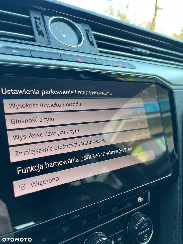 Volkswagen Passat - 31