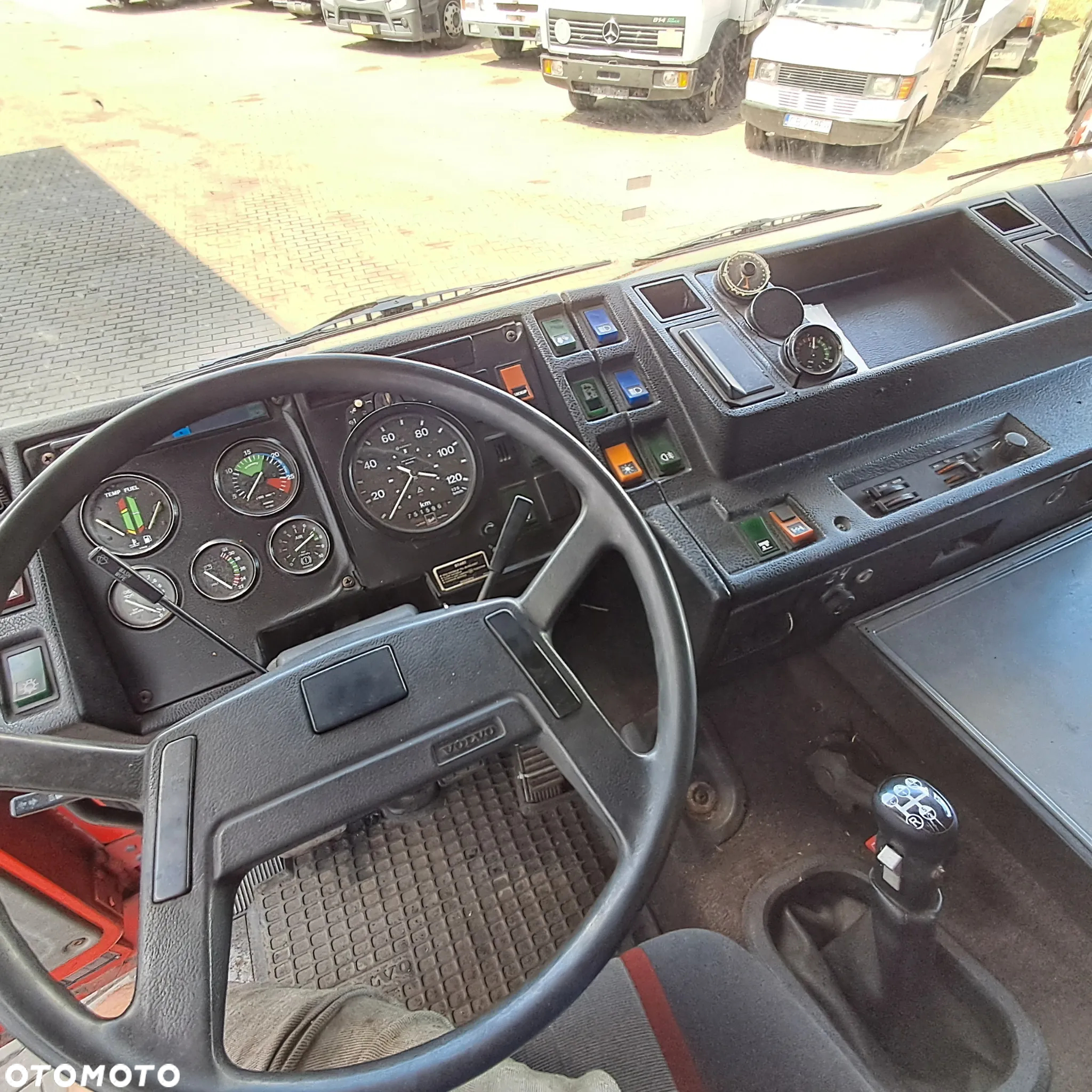 Volvo F10 - 24