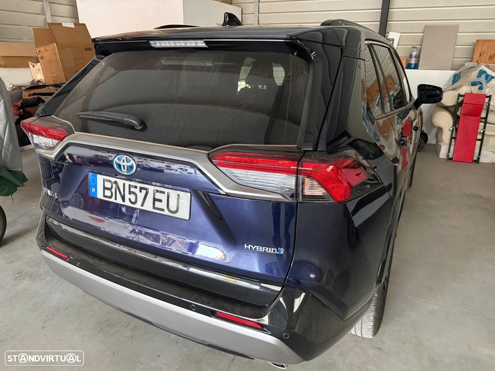 Toyota RAV4 - 6