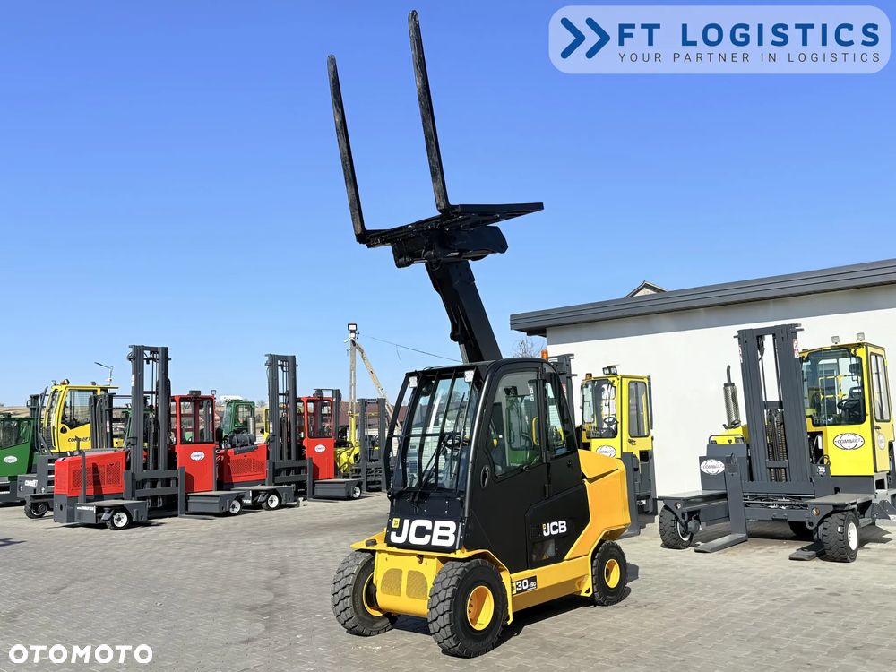JCB WÓZEK TELESKOPOWY JCB TLT30D / KABINA / 2022 ROK / TYLKO 3446 MOTOGODZIN / PRZESUW BOCZNY / NOWE OPONY - 40