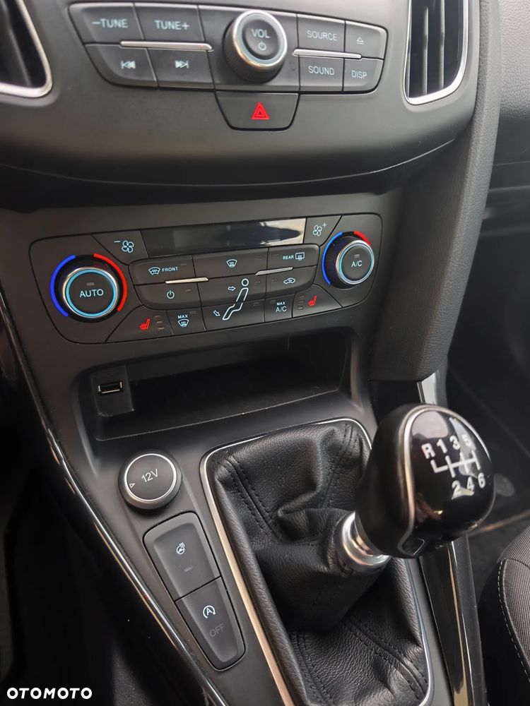 Ford Focus 1.5 EcoBoost Titanium - 21
