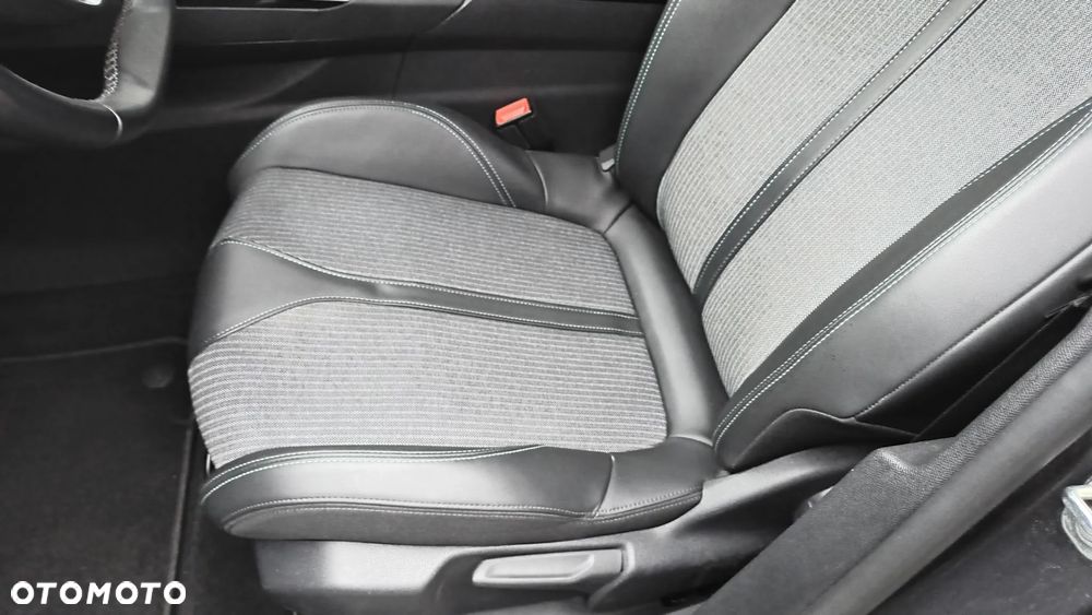Peugeot 3008 1.2 PureTech Allure Pack S&S EAT8 - 23