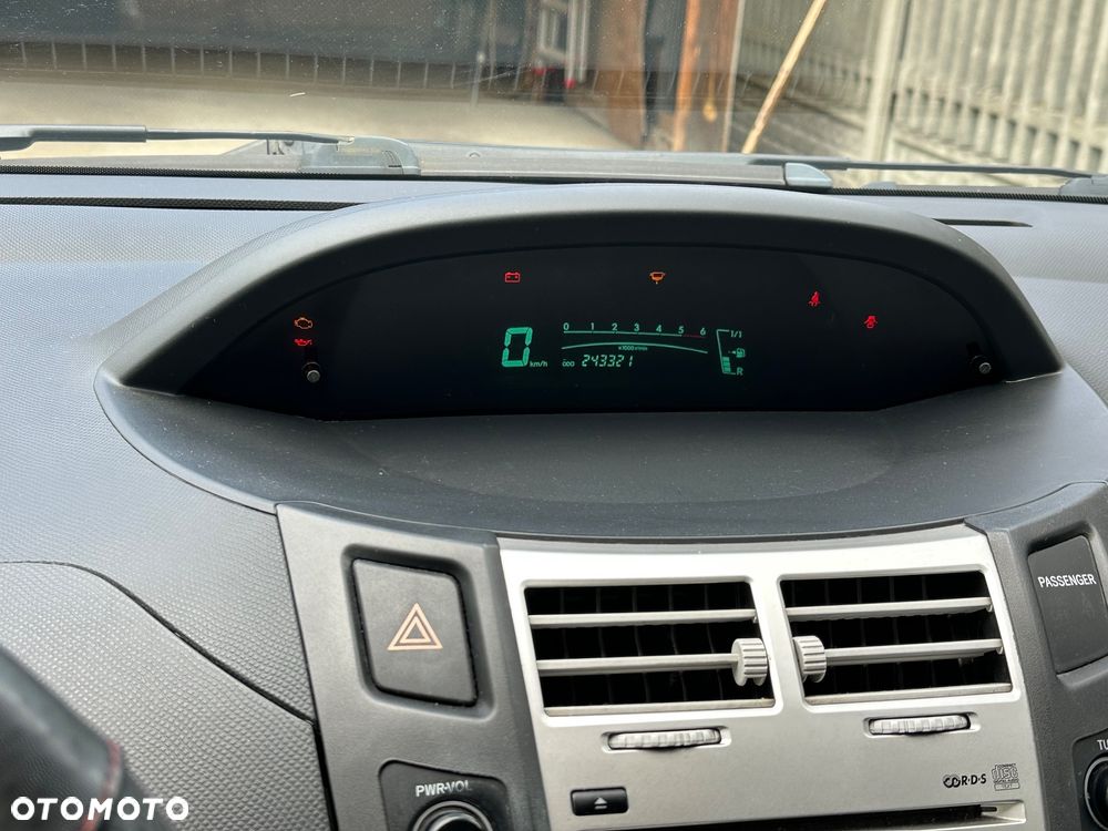 Toyota Yaris - 19