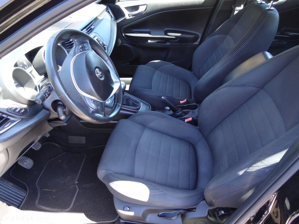 Alfa Romeo Giulietta 1.4 TB 16V Impression - 16