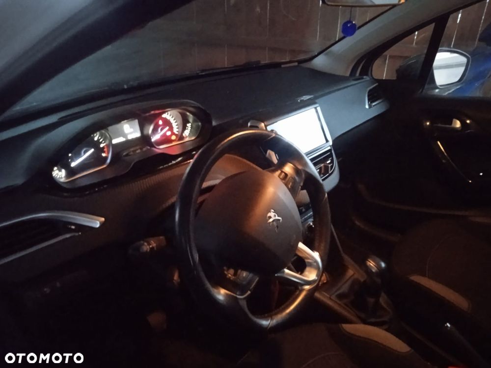 Peugeot 208 PureTech 82 Winter Edition - 12