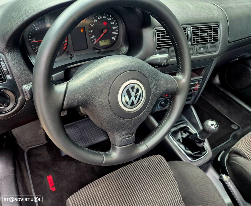 VW Golf 1.9 TDi 25 Anos - 10