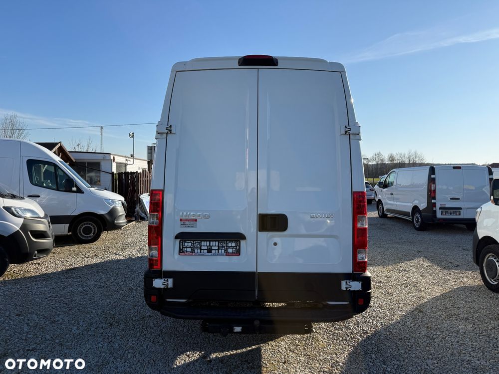 Iveco Daily/Średni/manual/Klima/Hak 3,5T/bdb stan/serwis Iveco Niemcy - 7