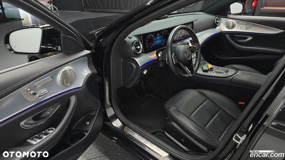 Mercedes-Benz Klasa E 200 4Matic 9G-TRONIC Avantgarde - 11