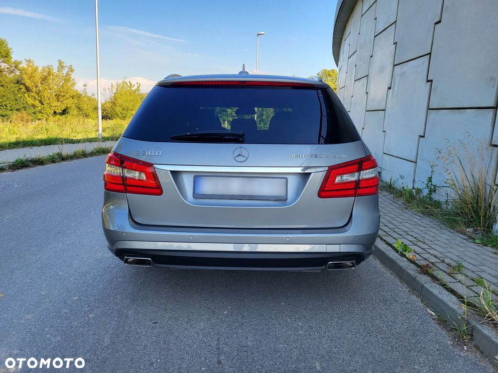 Mercedes-Benz Klasa E 300 BlueTEC Hybrid Avantgarde - 5