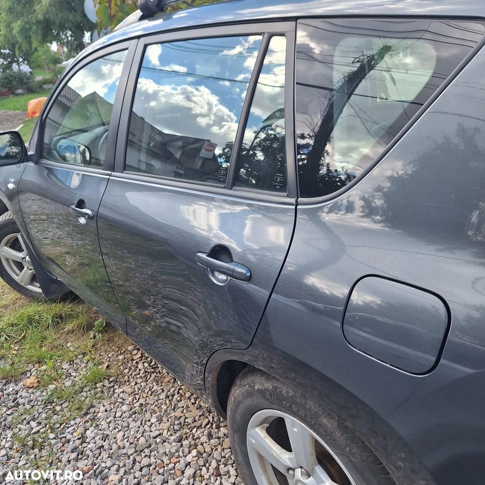 Toyota RAV4 2.2 D-4D 4x4 - 10