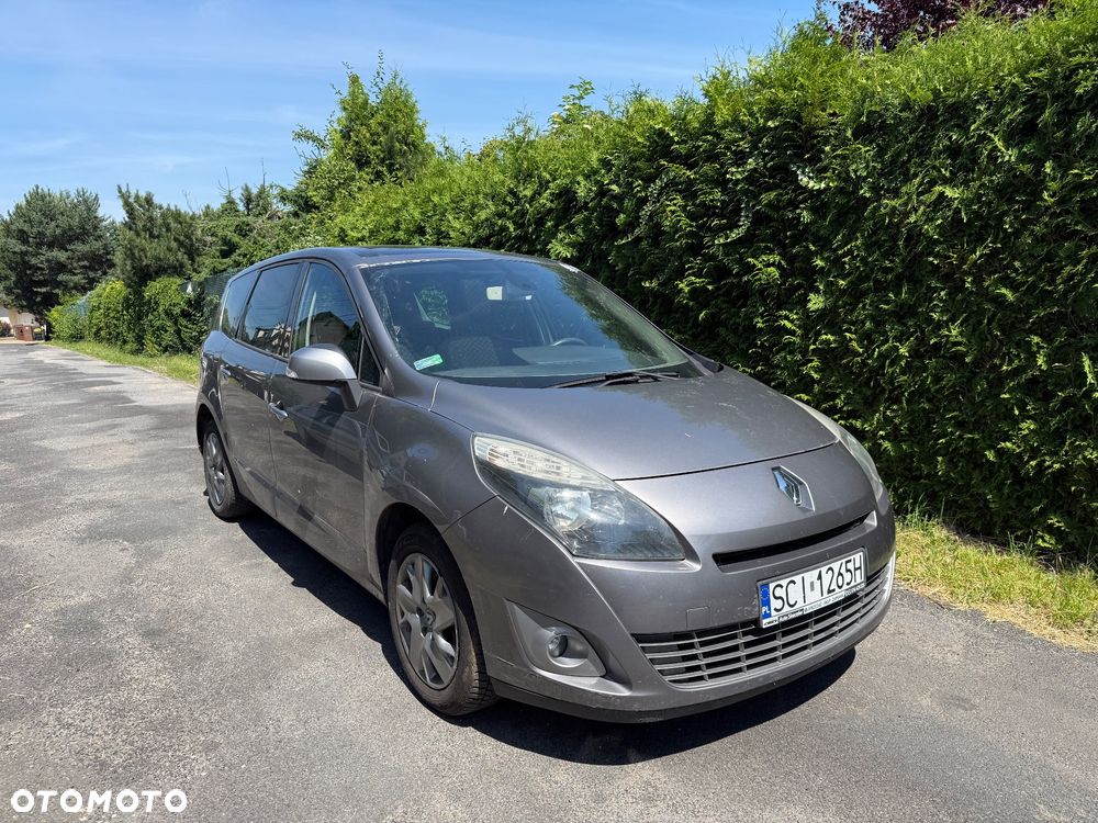 Renault Grand Scenic - 17