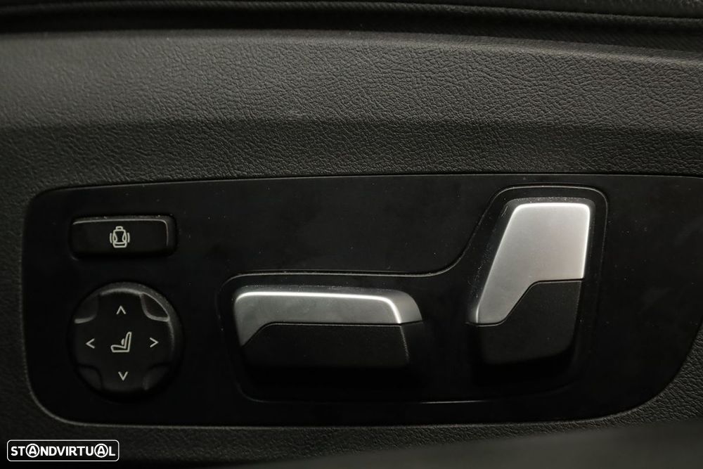BMW 420 i Pack Desportivo M Auto - 25