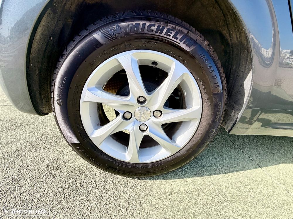 Peugeot 208 1.2 PureTech Style - 8