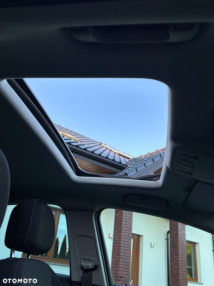 Opel Astra 1.4 Turbo 150 Jahre - 14