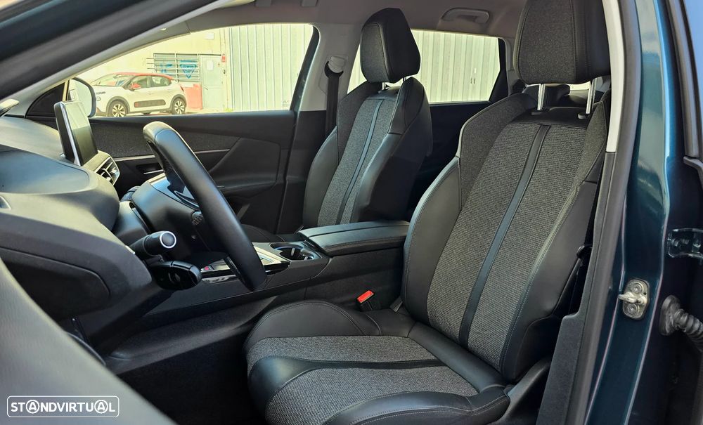 Peugeot 5008 PureTech 130 Allure — fotografia 10