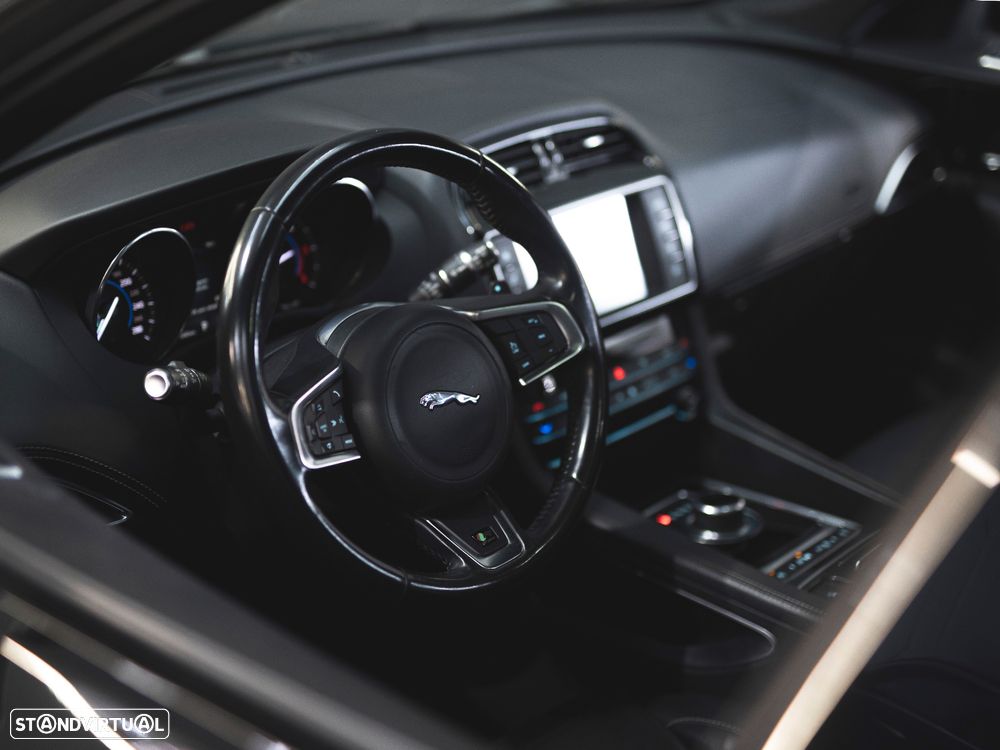 Jaguar F-Pace 2.0 i4D R-Sport AWD Aut. - 13