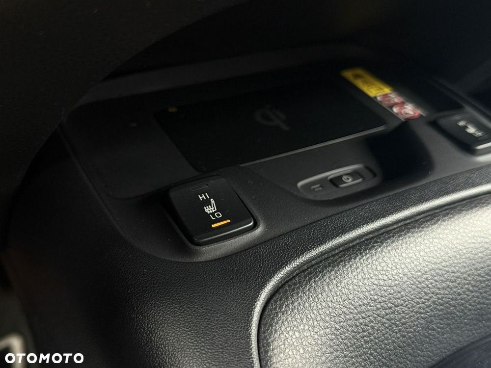 Toyota Corolla 1.8 Hybrid Executive - 28