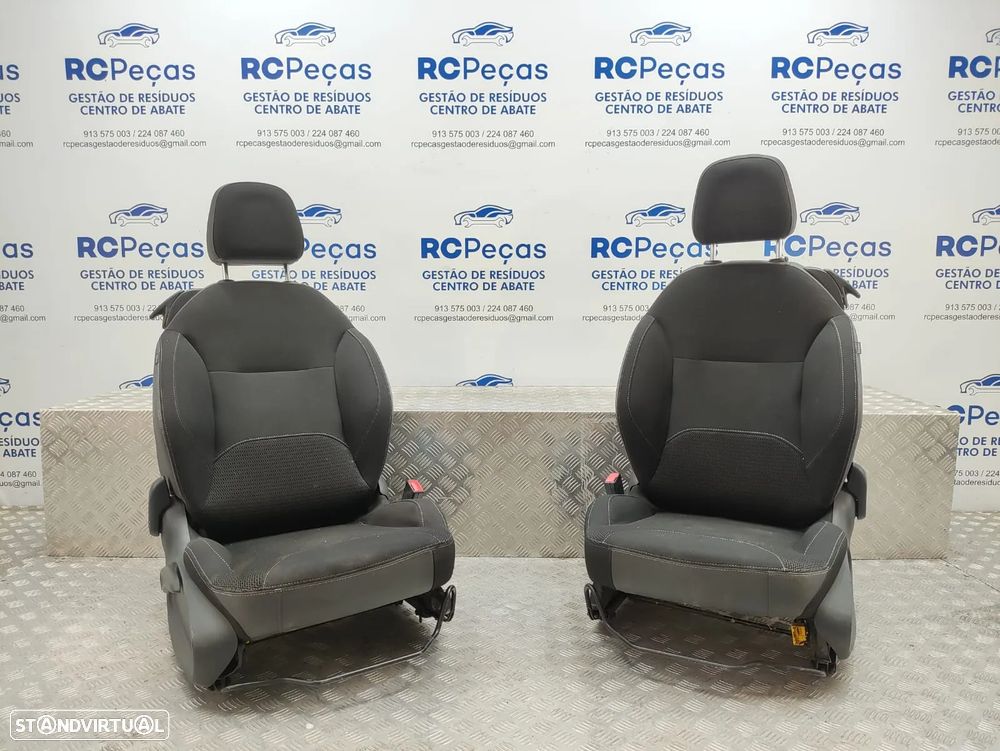 Conjunto Bancos Frontais Frente em Pele e Tecido Citroen DS3 Diesel 2009 - 2016 - 1