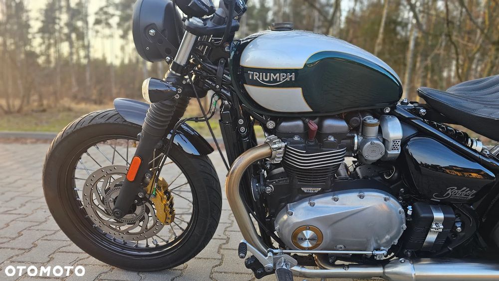 Triumph Bonneville Bobber - 10