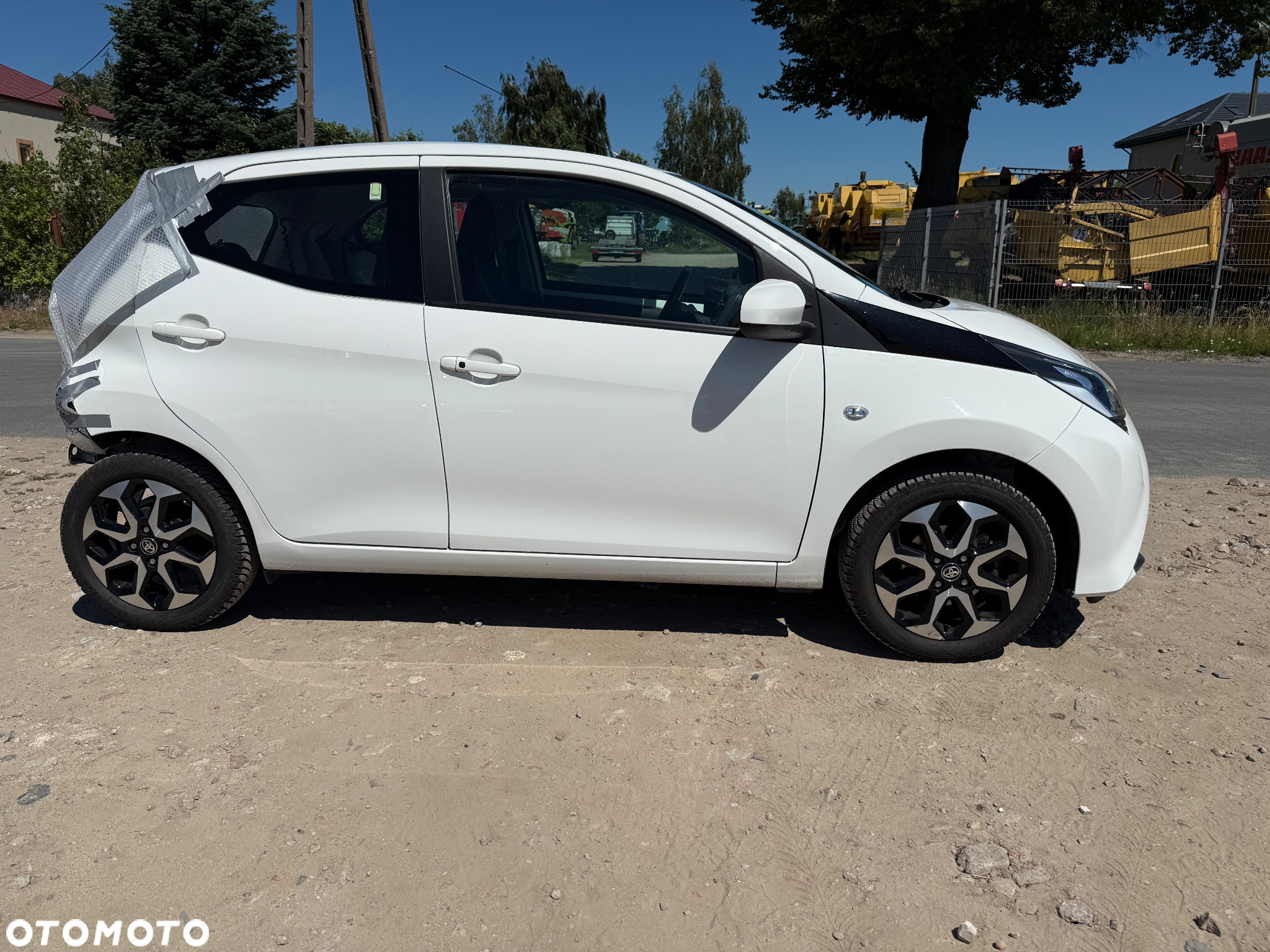 Toyota Aygo x.shift x-play connect - 8