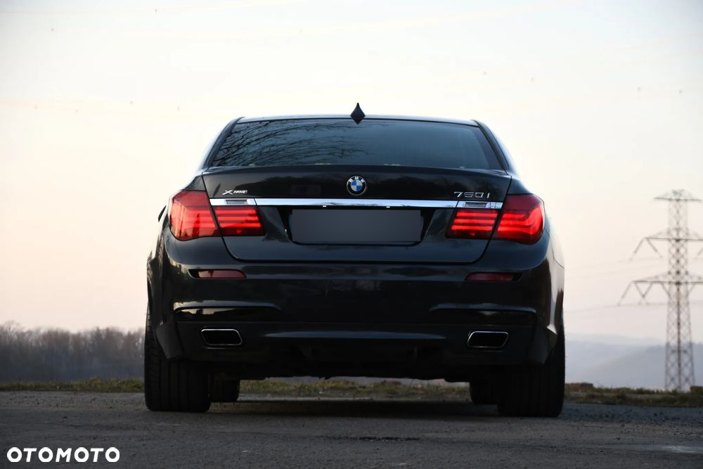 BMW Seria 7 750i xDrive Edition Exclusive - 17