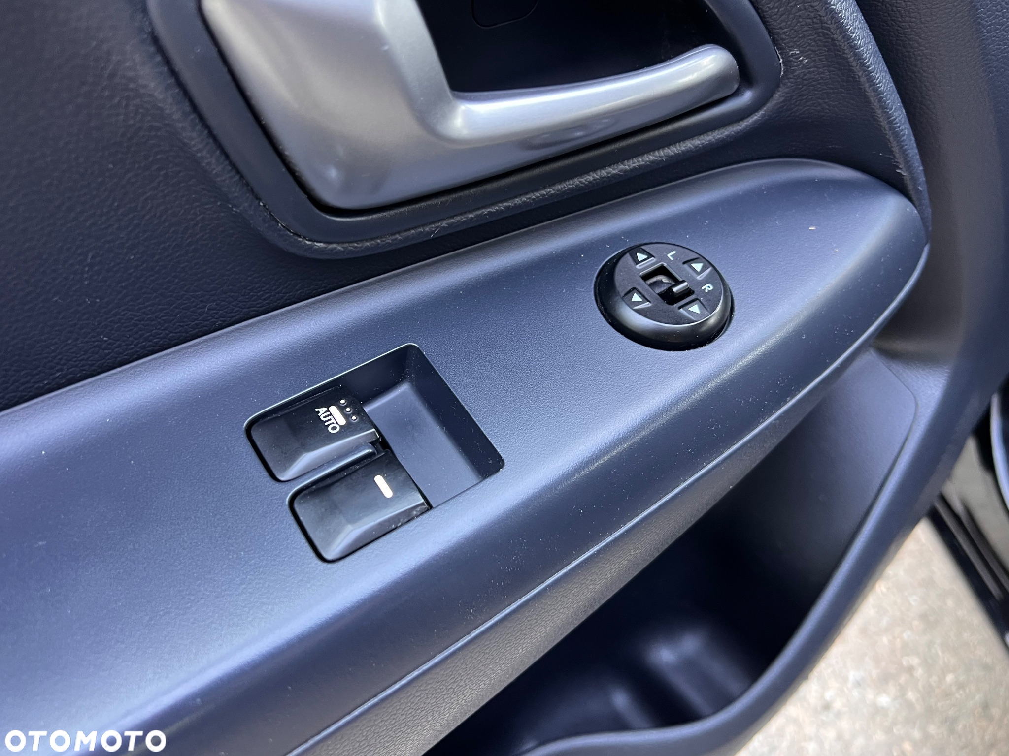 Kia Rio 1.4 L - 32