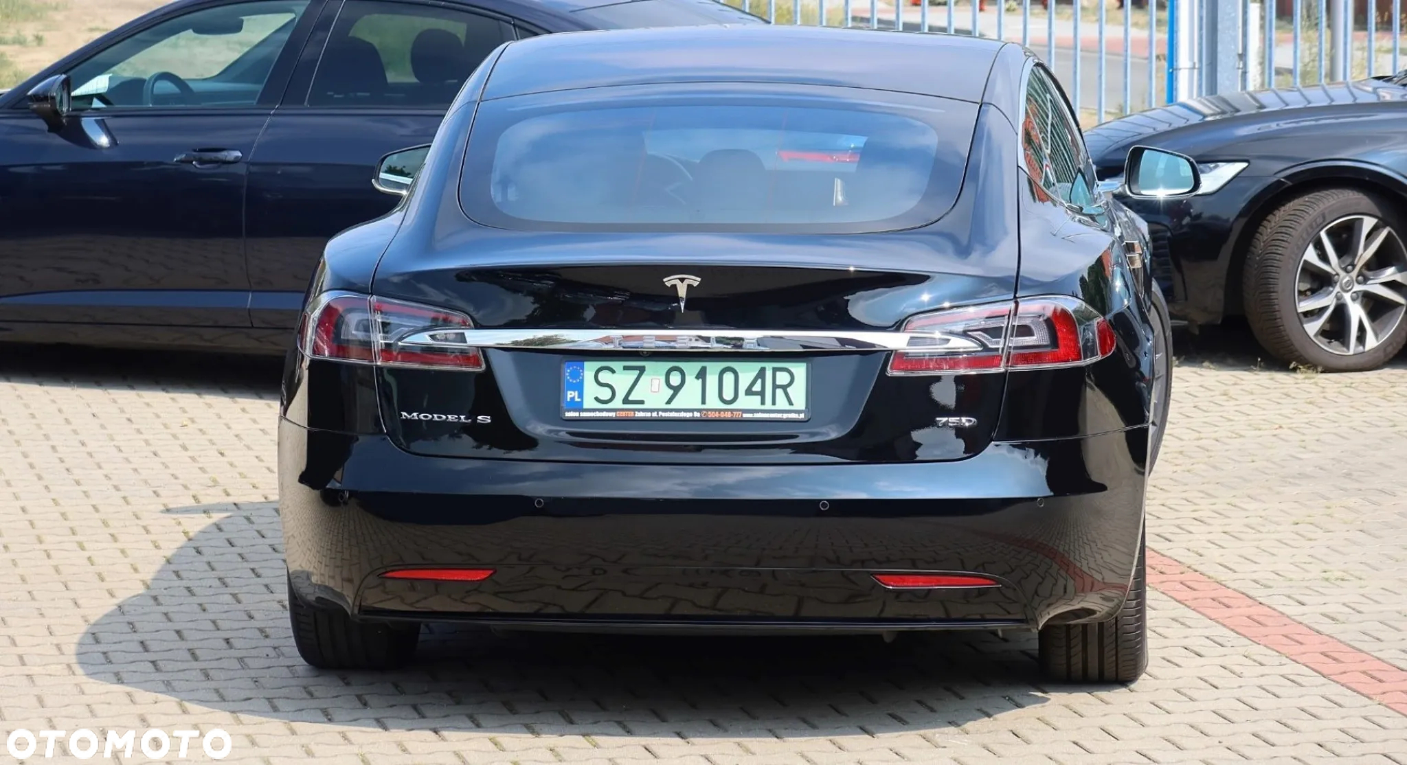Tesla Model S Dual Motor Allradantrieb - 35