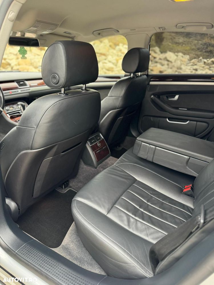 Audi A8 - 8