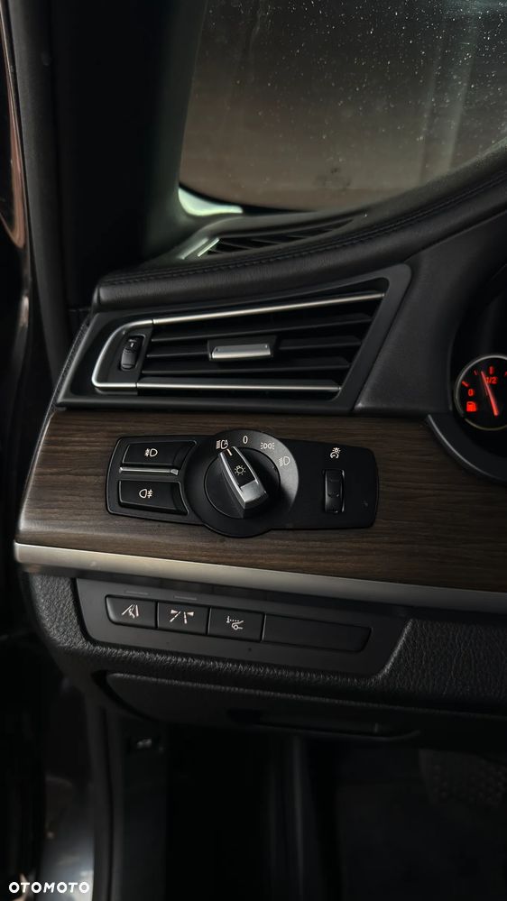 BMW Seria 7 750i xDrive - 31