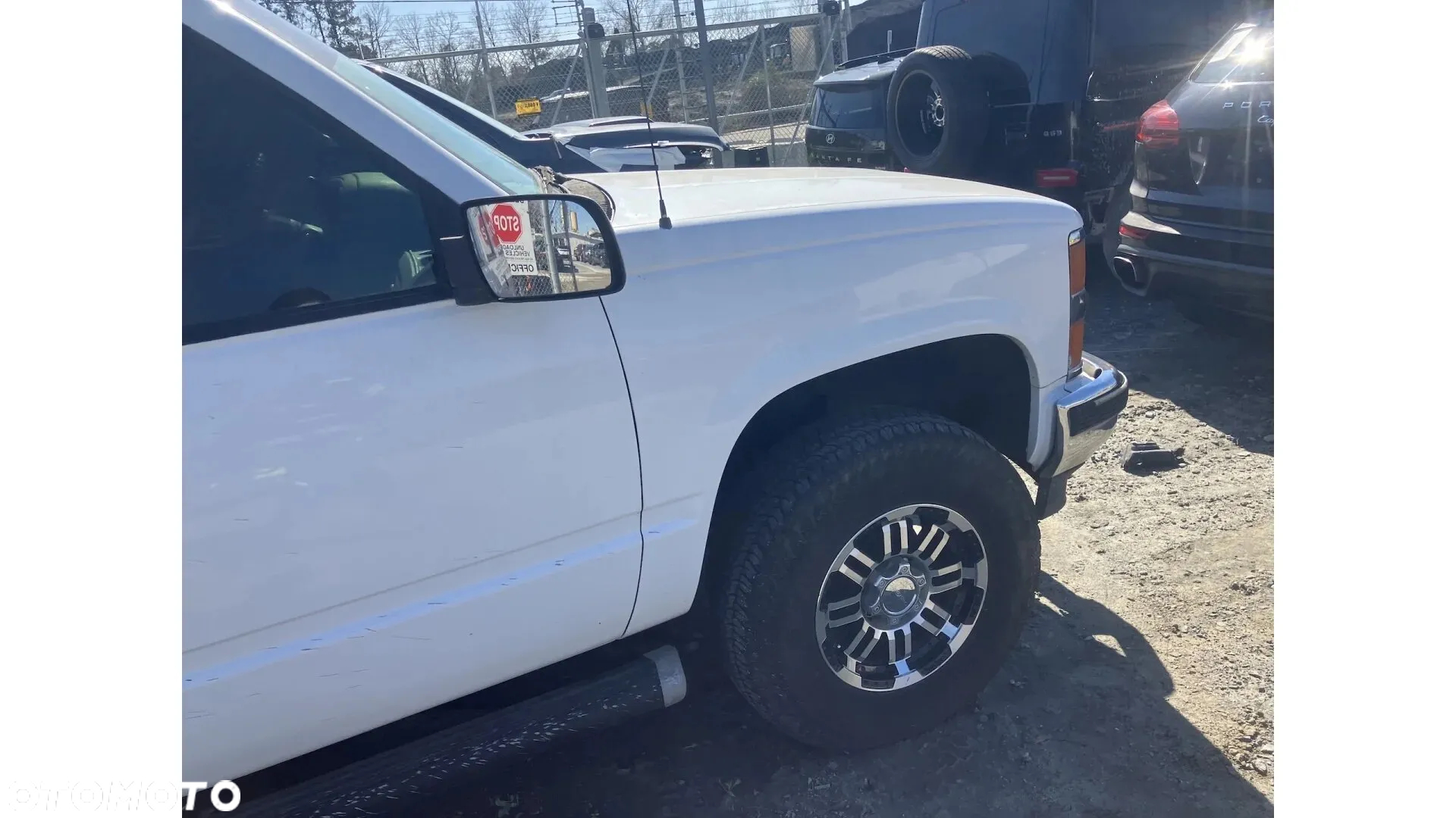 Chevrolet Suburban - 14