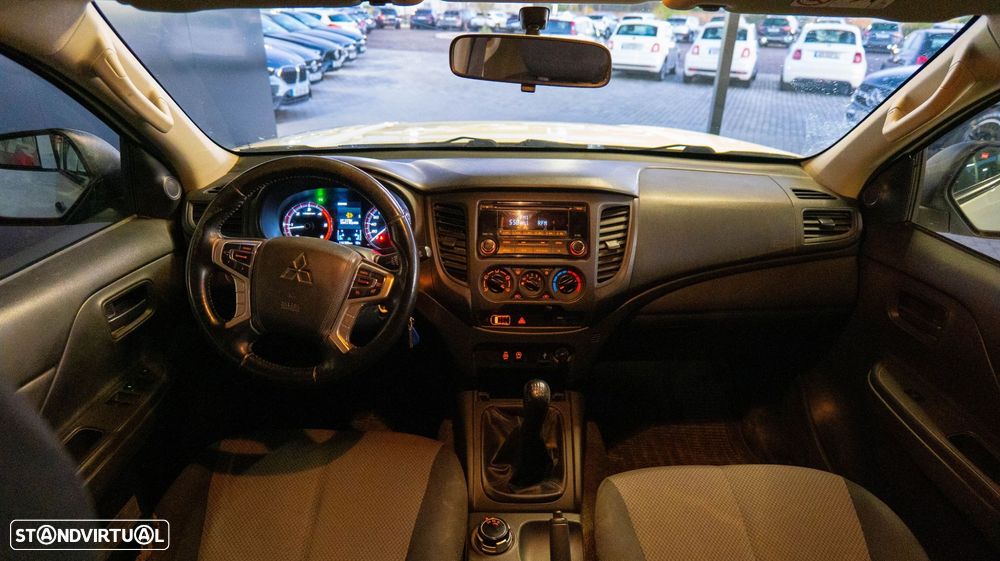 Mitsubishi L200 2.3 DI-D CD Invite 4WD - 18