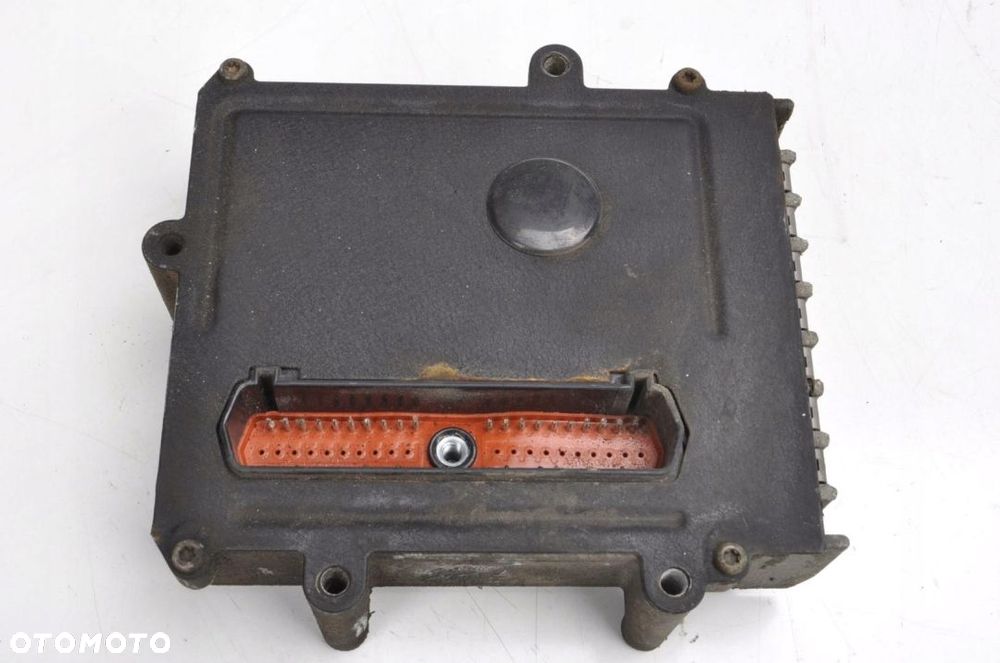 VOYAGER III 2.5 TD STEROWNIK SILNIKA P04686760AC - 1