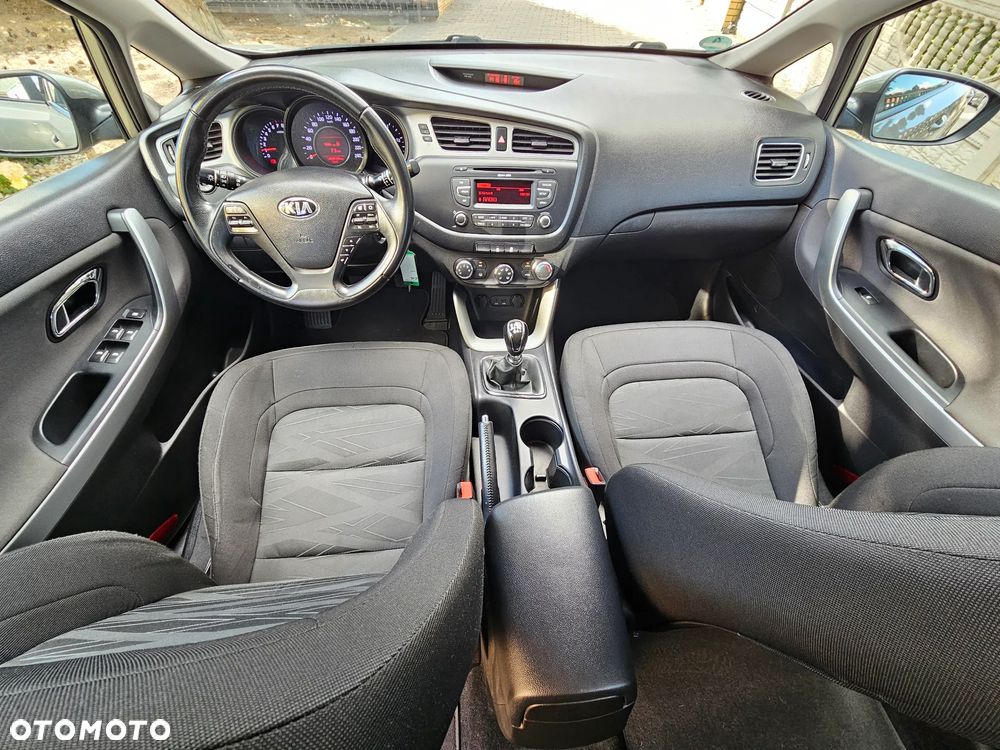 Kia Ceed 1.4 CVVT Attract - 12