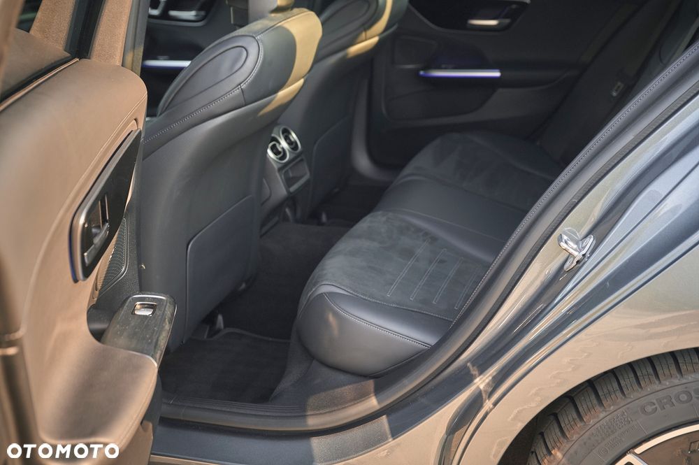 Mercedes-Benz Klasa C 220 d mHEV 4-Matic AMG - 28