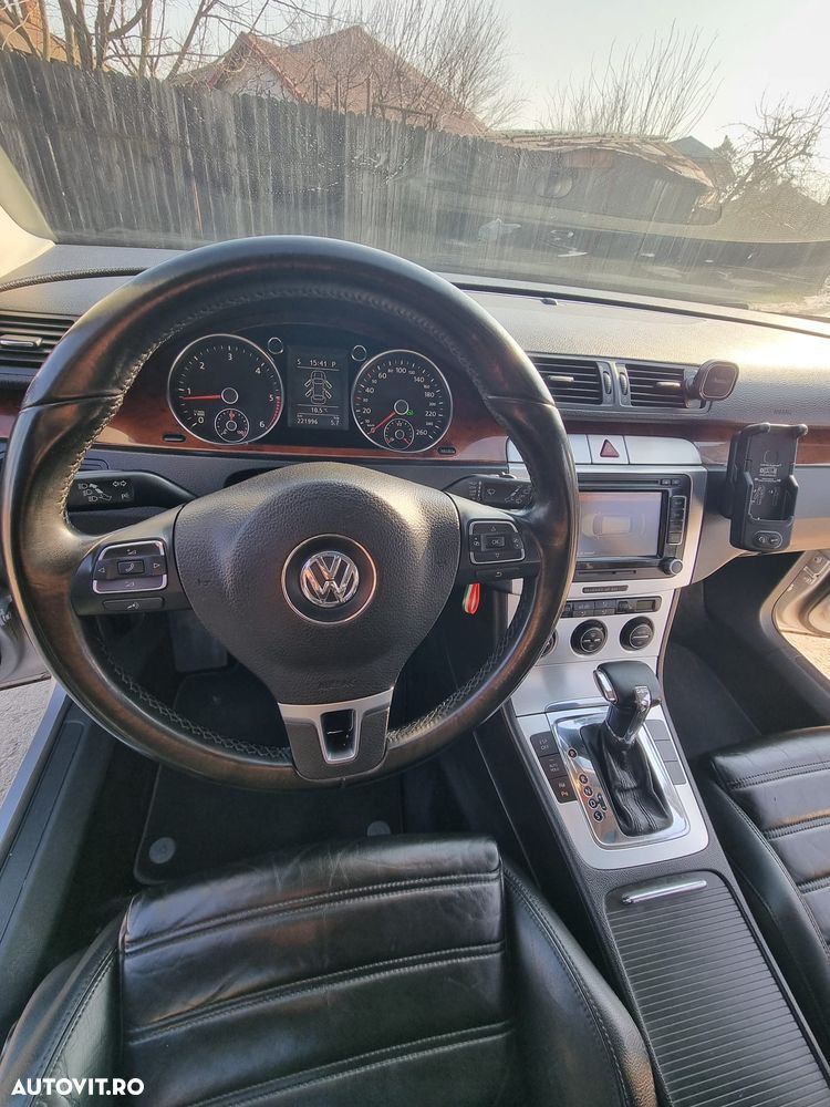 Volkswagen Passat 2.0 TDI DSG Highline - 9