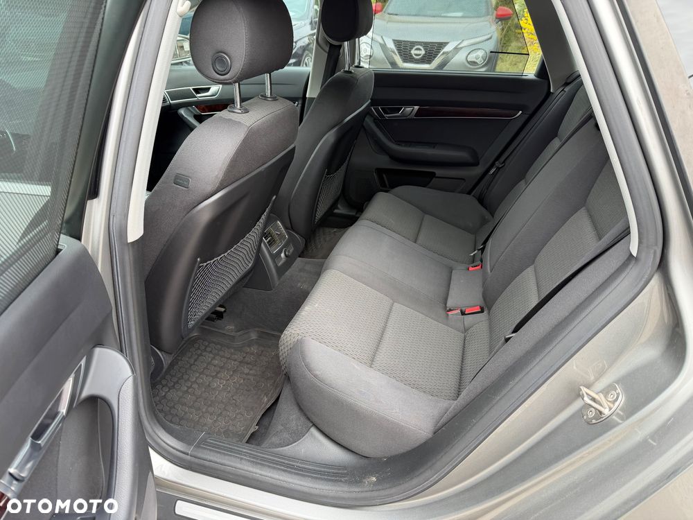 Audi A6 Avant 2.4 - 23
