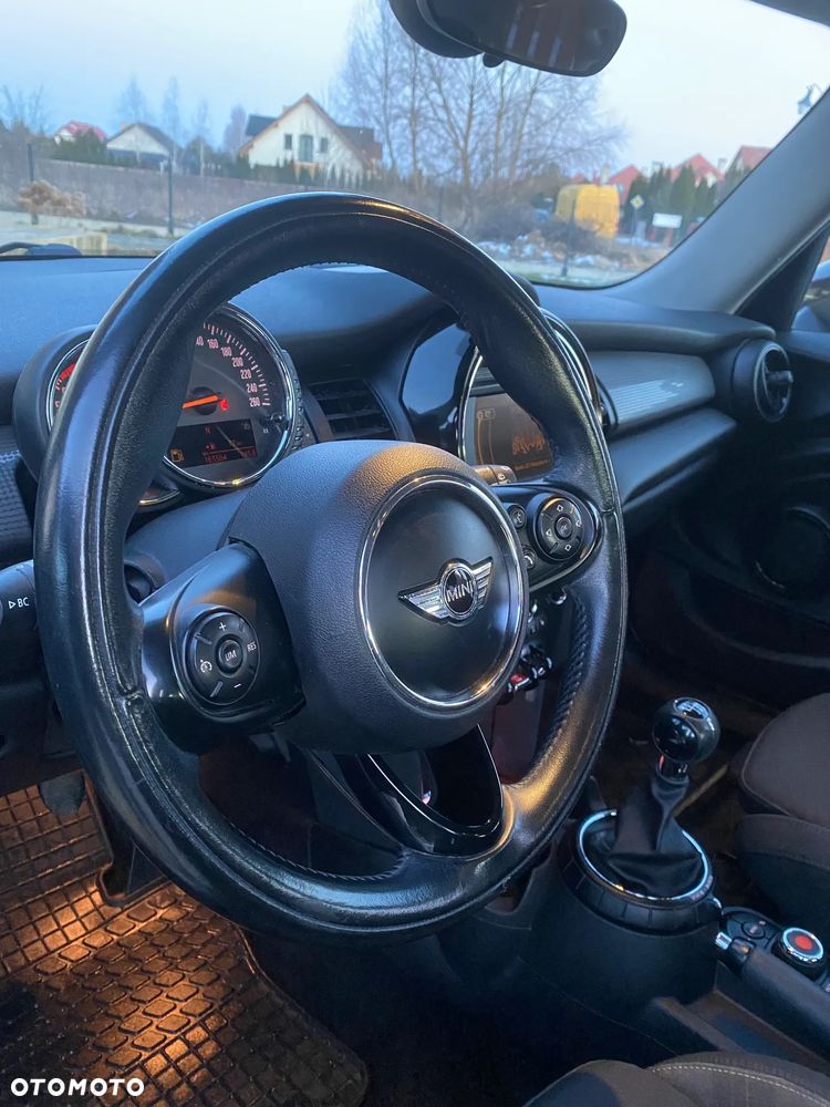 MINI Cooper Essential Trim - 13