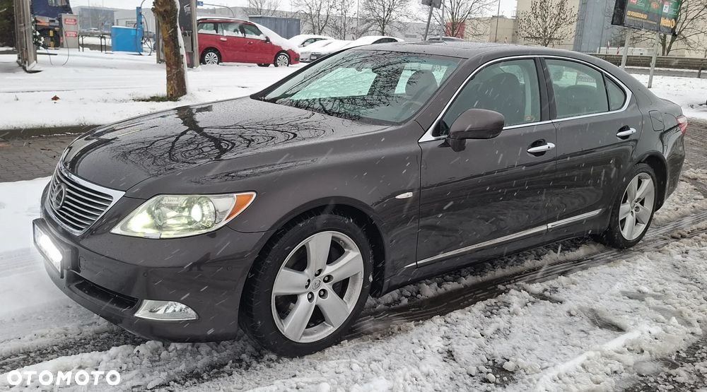 Lexus LS 460 - 1
