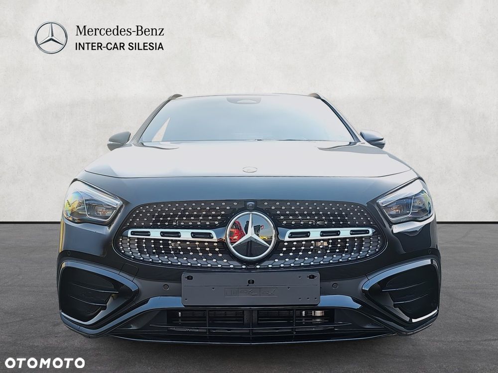 Mercedes-Benz GLA - 8