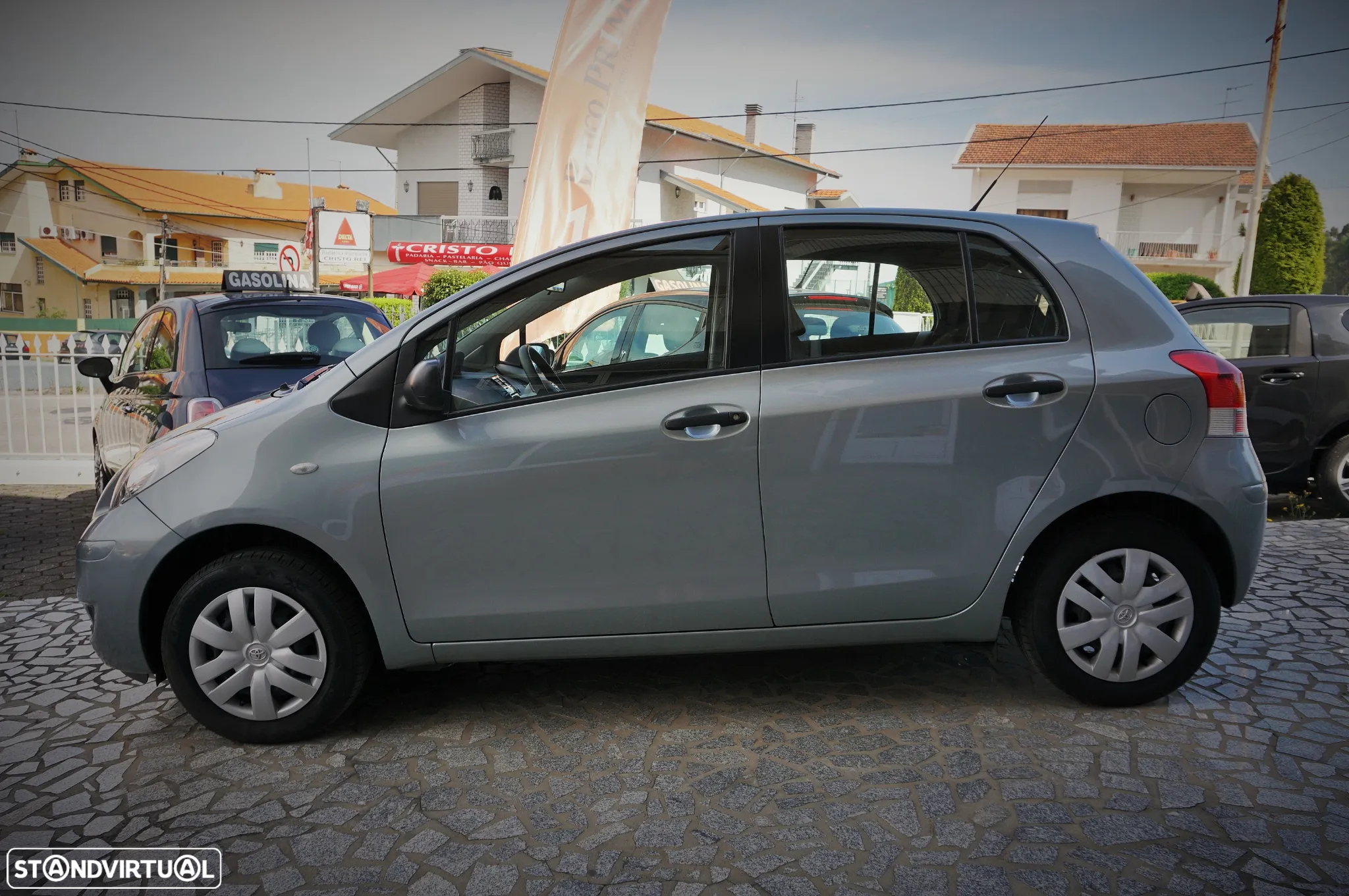Toyota Yaris 1.0 VVT-i Comfort+AC - 8