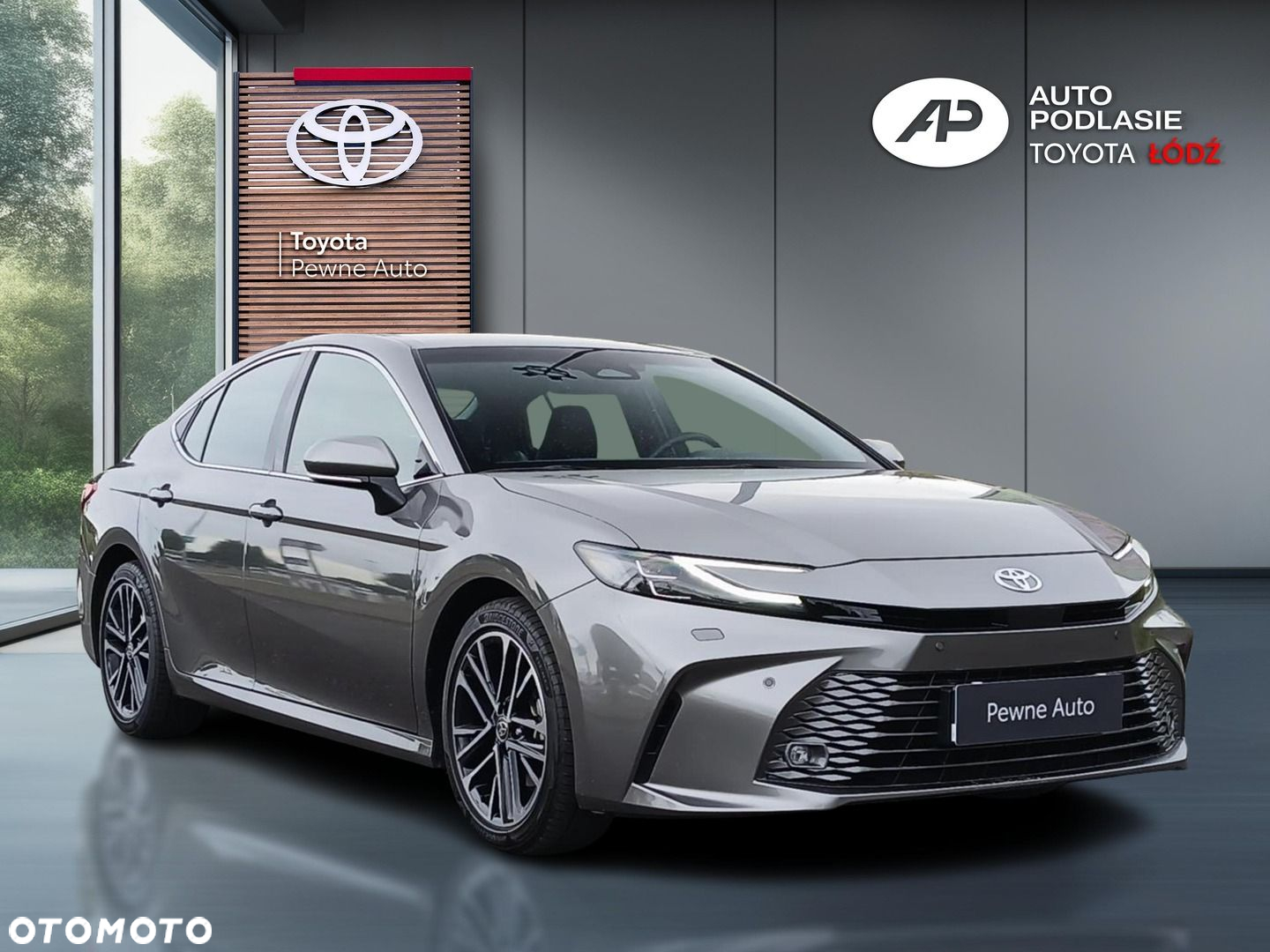 Toyota Camry - 3