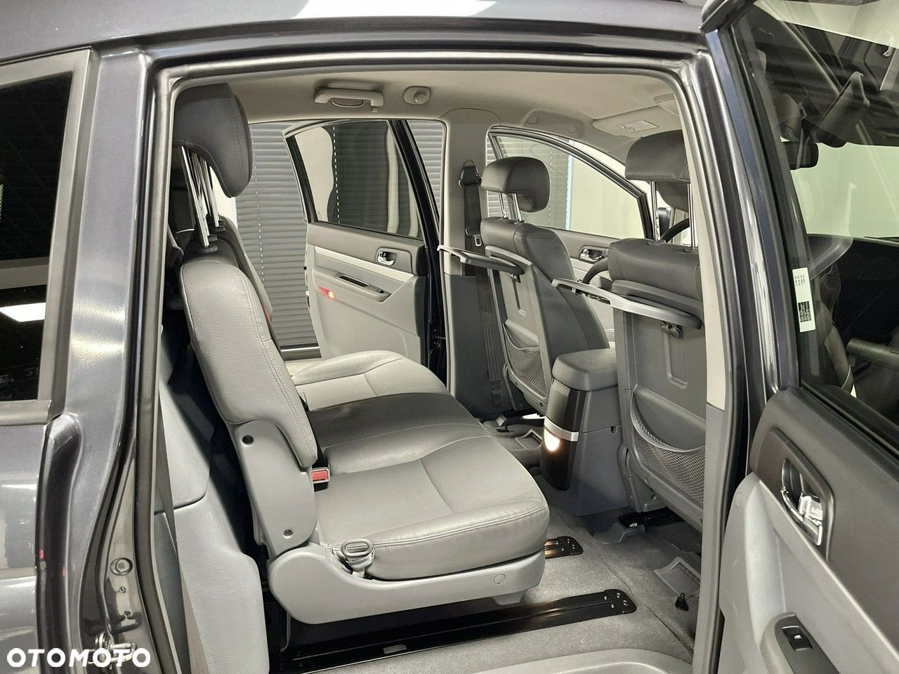 SsangYong/KGM Rodius RD 270 2WD Automatik Xdi s - 29