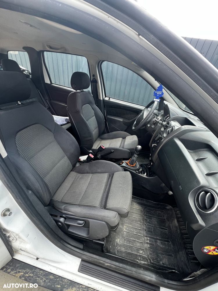 Dacia Duster dCi 110 FAP 4x4 Laureate - 4