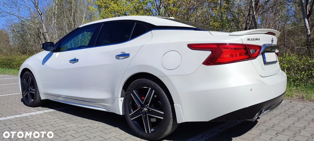 Nissan Maxima - 35
