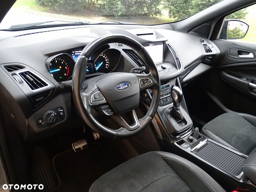 Ford Kuga 2.0 TDCi 4x4 ST-Line - 14
