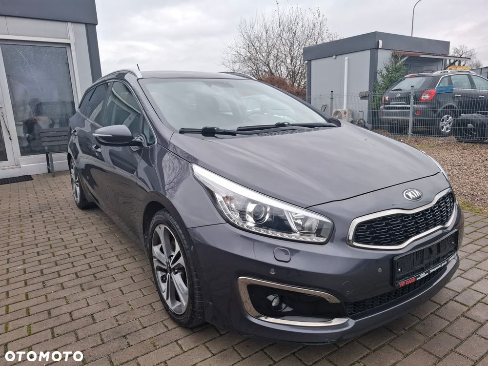 Kia Ceed 1.6 CRDi 136 ISG Spirit - 4