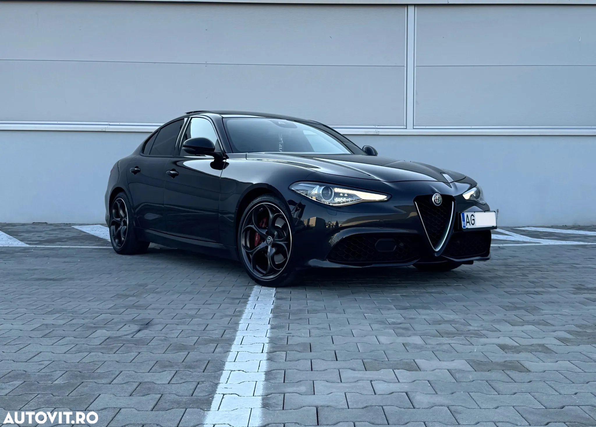 Alfa Romeo Giulia 2.2 Diesel AT8-Q4 Veloce - 3